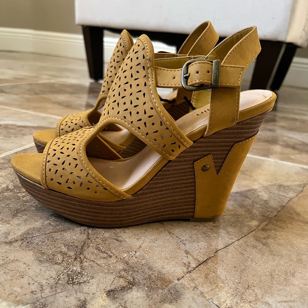 Yellow wedge heels